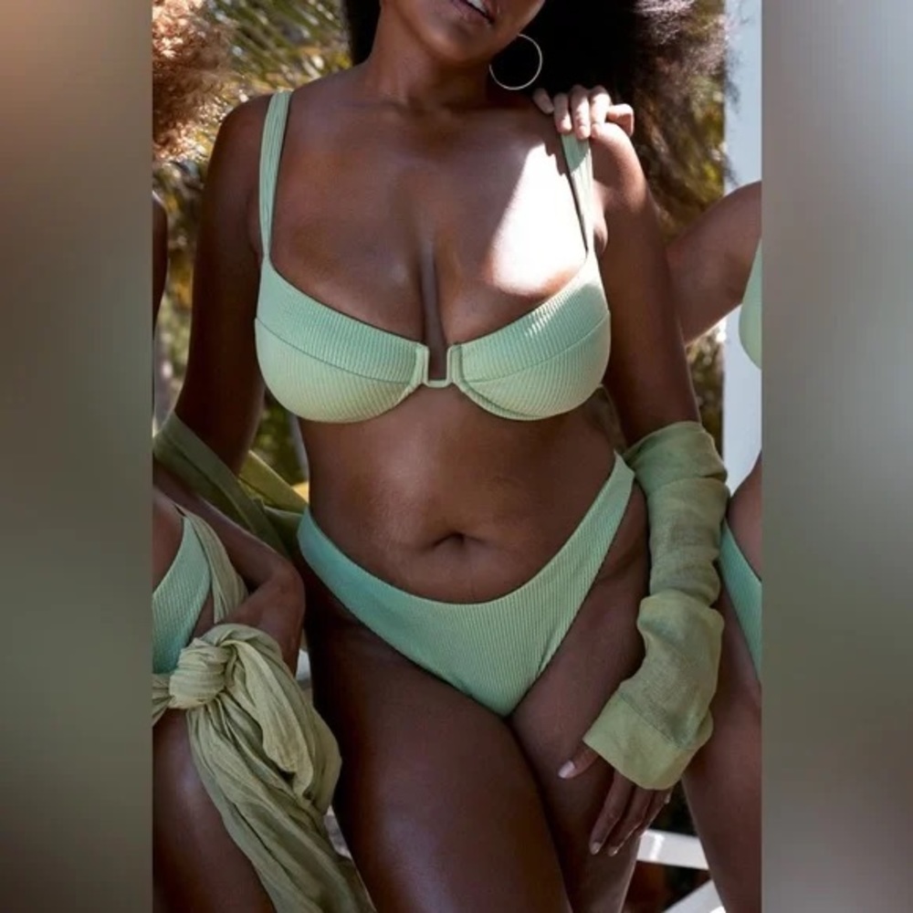 Monday Swimwear Tamarama Bottom size V XL olive green crinkle NWT